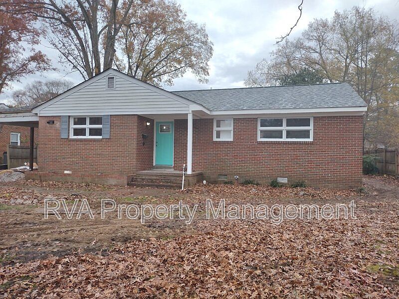 1st image of 204 Stuttaford Dr
