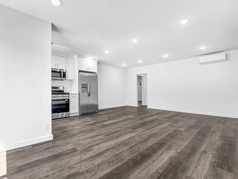978 Barrington - steps to San Vicente in prime Brentwood! — Photo 9