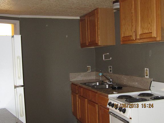2nd image of 135 Armstrong St