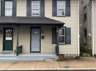 44 E Front St, Lititz, PA 17543
