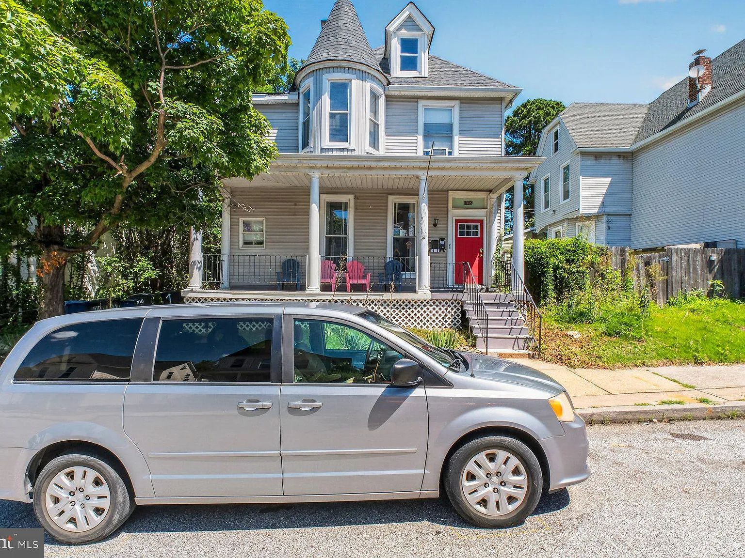 1 bed, 1933 sqft, $1,300 — Photo 4
