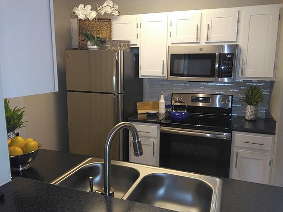 3rd image of 1223 Oak Springs Pl