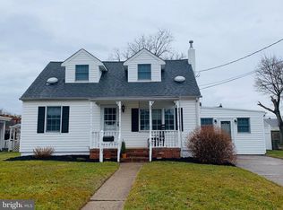 25 Brown Dr, Hamilton, NJ 08690