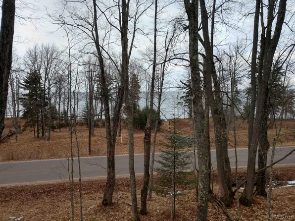 251 Eagles Nest Rd #A, Marquette, MI 49855