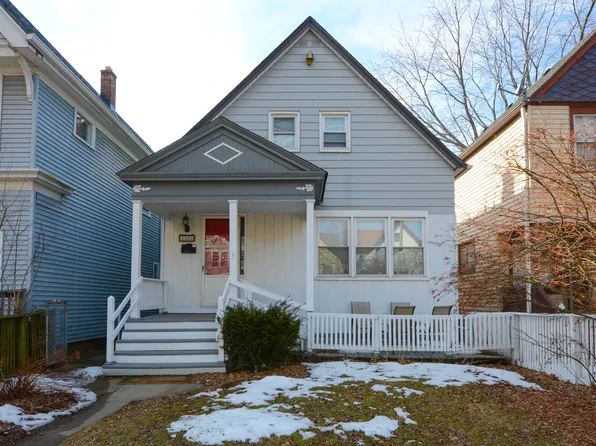 3269 N Bartlett Ave, Milwaukee, WI 53211