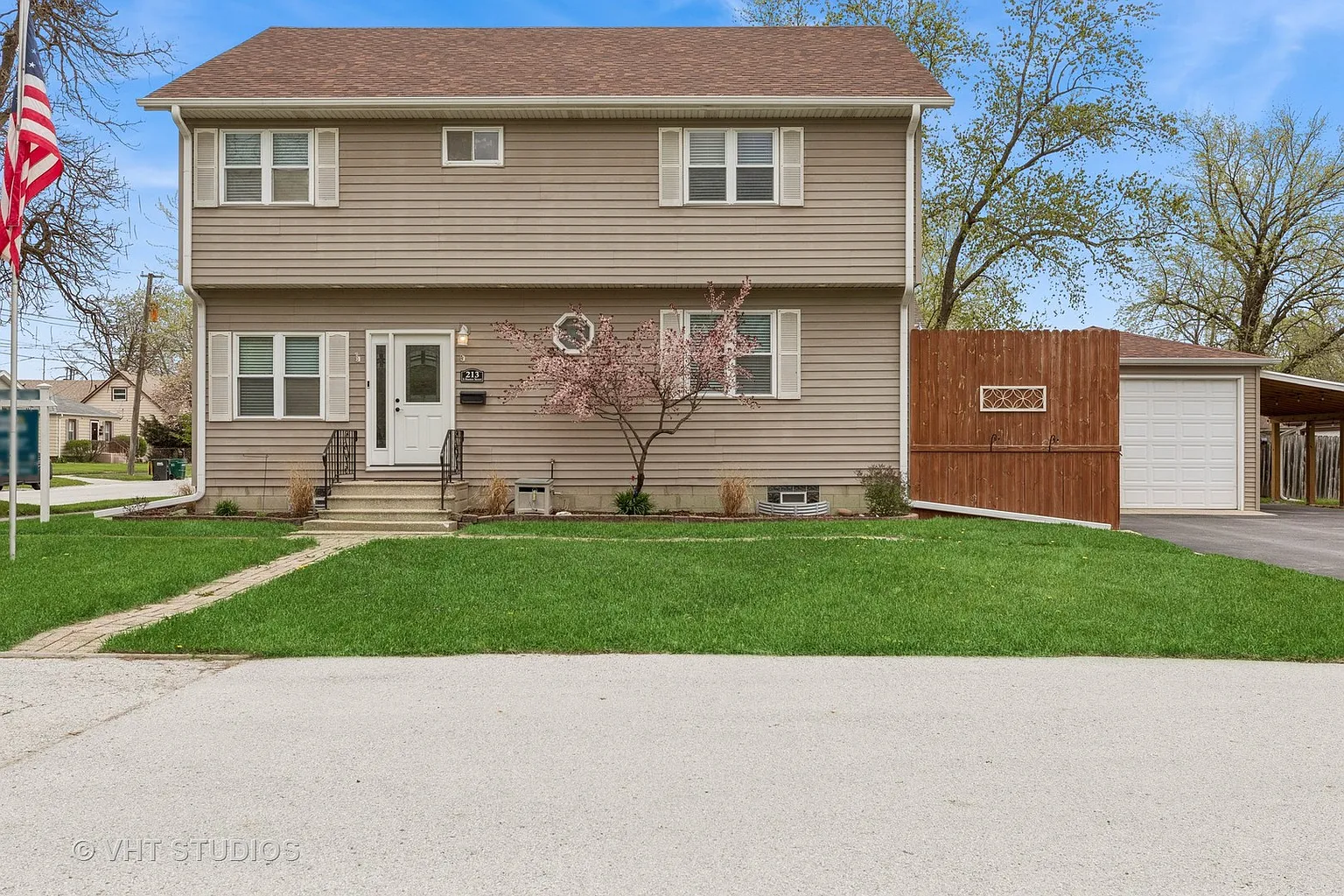 213 Hunter St photo 1