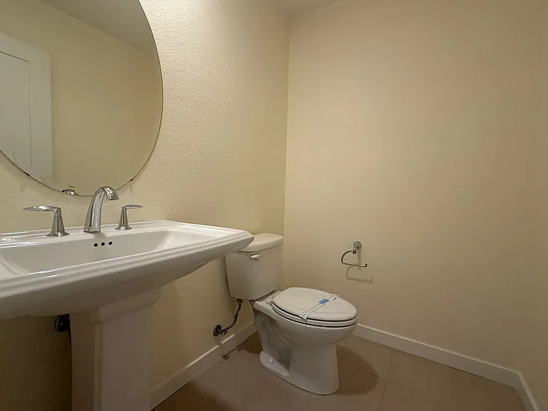 1052 Bigleaf Pl #106 — Photo 8