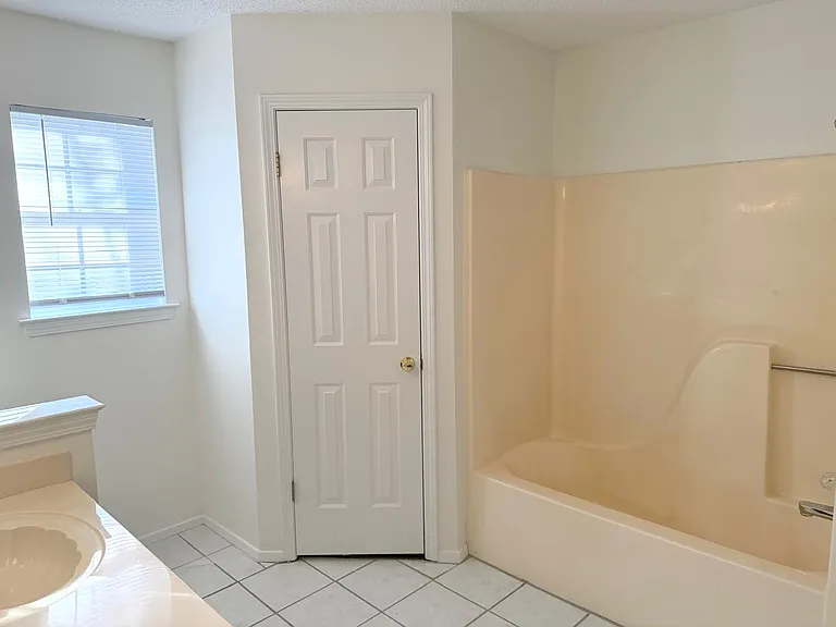 4450 Cedar Creek Cv — Photo 11