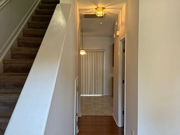 5th image of 210 N Orchard Farms Ave