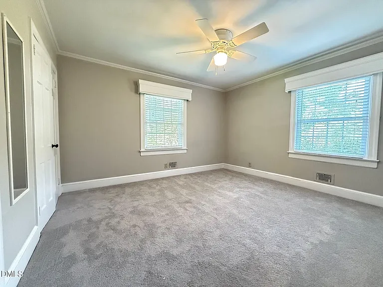 2667 Davis St — Photo 13