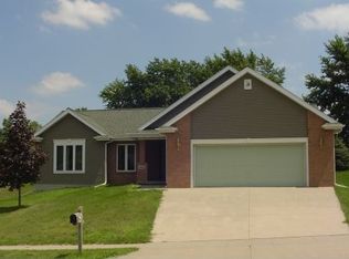 1912 S 3rd Avenue Pl, Marshalltown, IA 50158