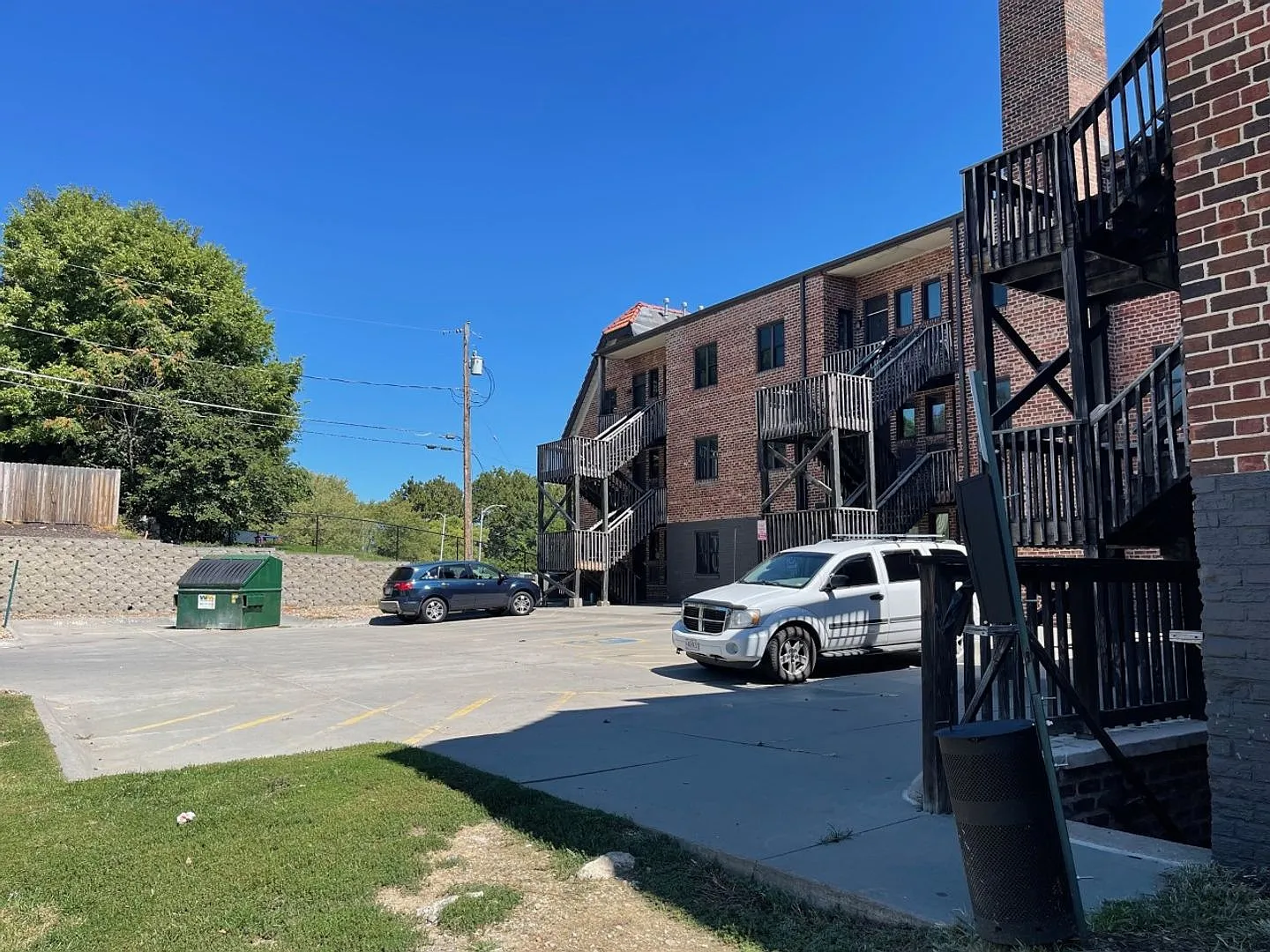 Nottingham (808 N 33rd St) — Photo 4