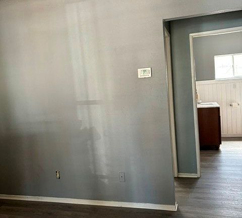 3rd image of 629 E Latham Ave