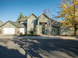 3220 Snowy Butte Ln, Central Pt, OR 97502