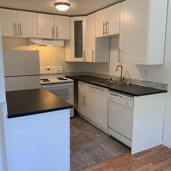 14314 32nd Ave NE — Photo 1