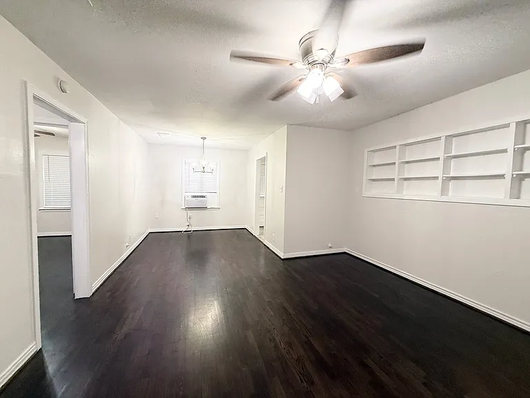 832 S Anderson St — Photo 2