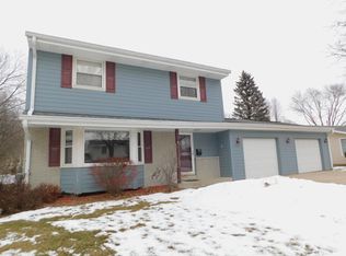 1512 Atlantic Dr, Waukesha, WI 53186