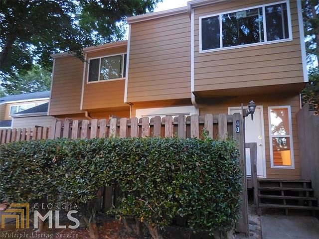 2nd image of 40 Sandalwood Cir