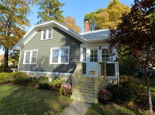 6 Maplehurst Rd, Rochester, NY 14617