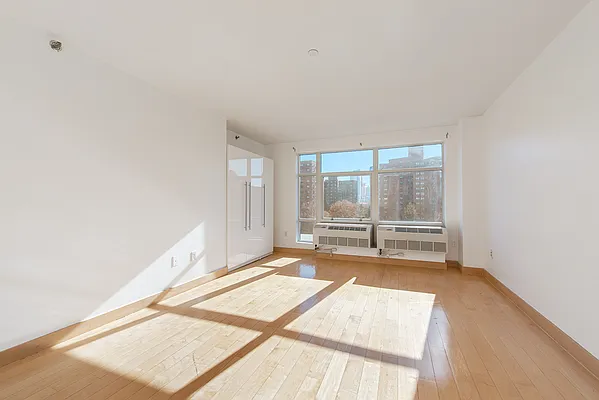 Rented by CORE | media 28