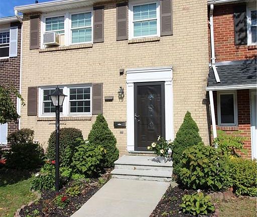 2nd image of 4307 1/2 Belmont Dr