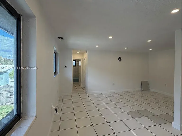 17150 NE 23rd Ave #10 — Photo 3