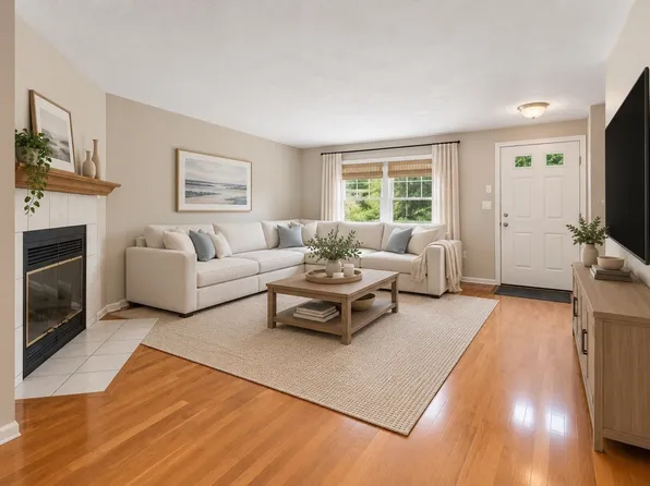145 South St APT 6, Walpole, MA 02081