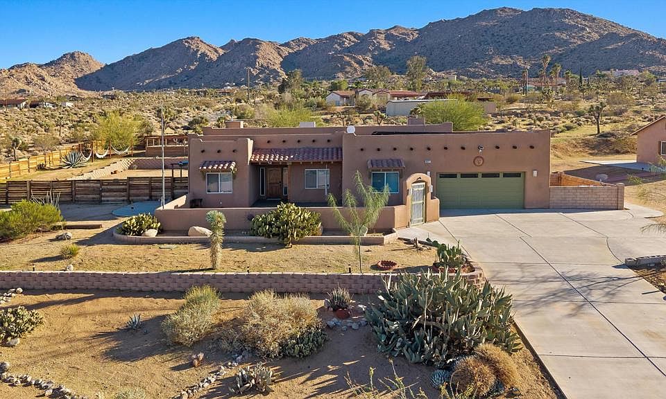 1st image of 60377 Pueblo Trl