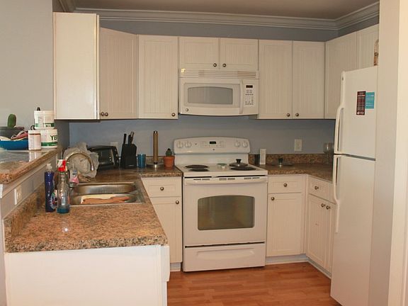 4th image of 1725 Harvey Mitchell Pkwy S APT 1421