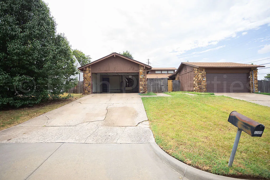 3 bed, 2.0 bath, 1475 sqft, $1,600 — Photo 2