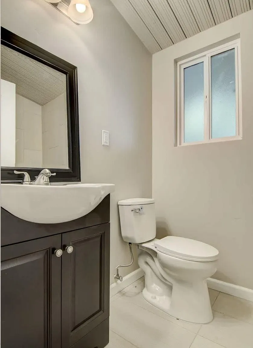 5 bed, 2550 sqft, $5,975 — Photo 4