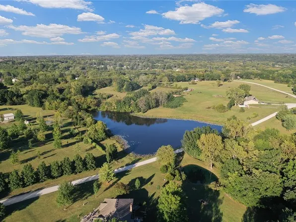 7355 SE Timberlake Ct, Holt, MO 64048