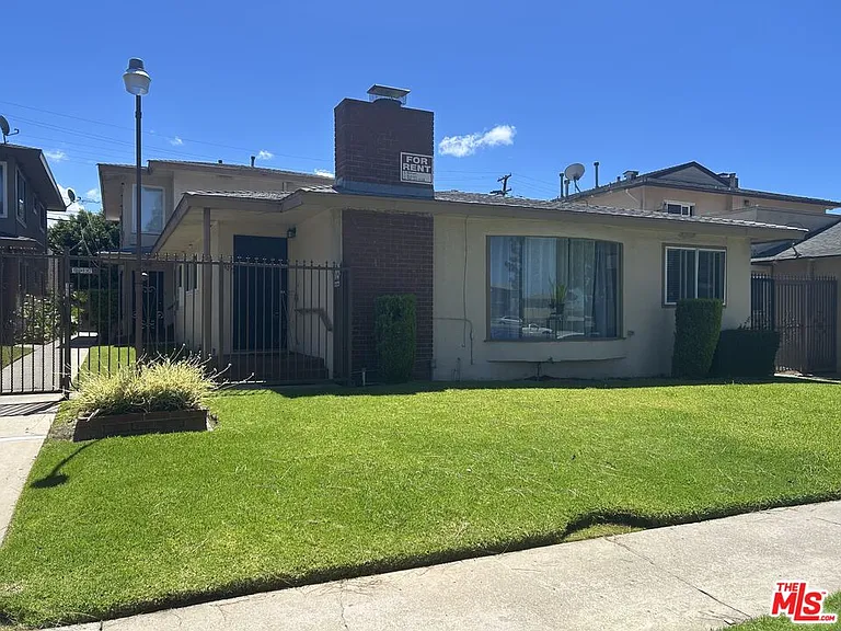 10432 Crenshaw Blvd — Photo 1