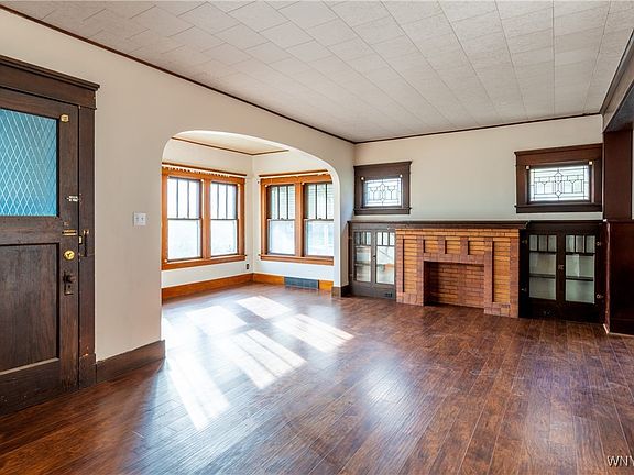 5th image of 150 Roesch Ave