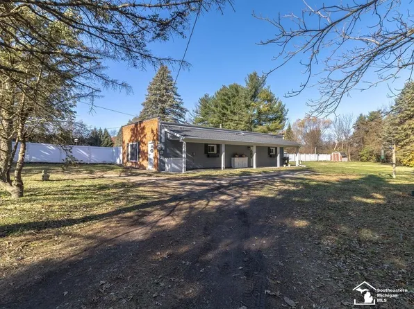 1550 E Erie Rd, Erie, MI 48133