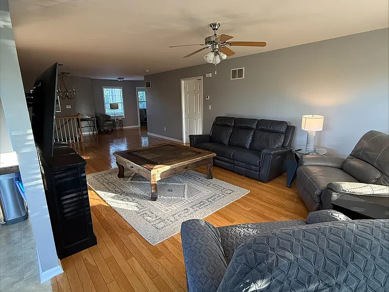 938 Veterans Ln — Photo 7
