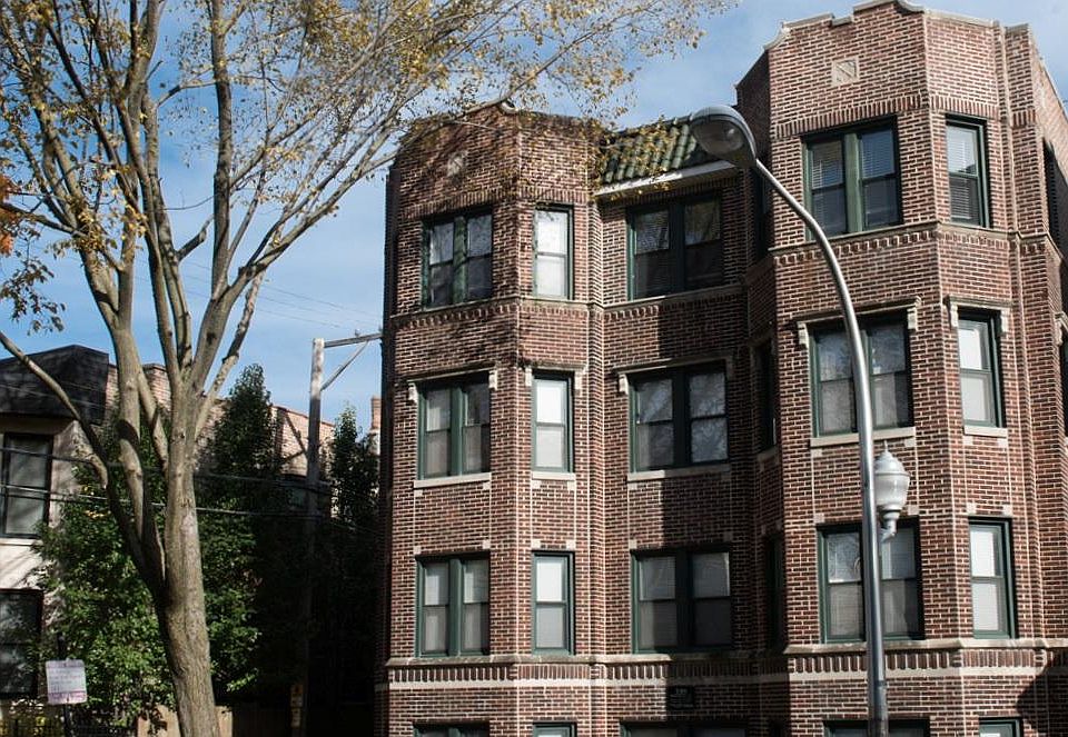 1st image of 3841-45 N Greenview Ave #3W