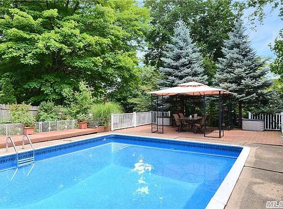 3rd image of 38 Morewood Oaks