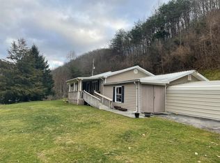 208 State Route 3380, Teaberry, KY 41660