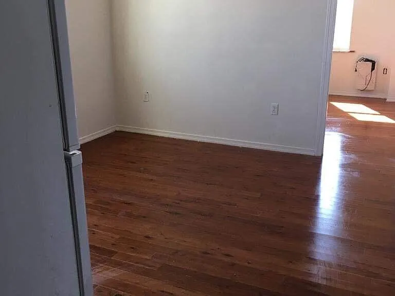 2058 Ridge Ave — Photo 4