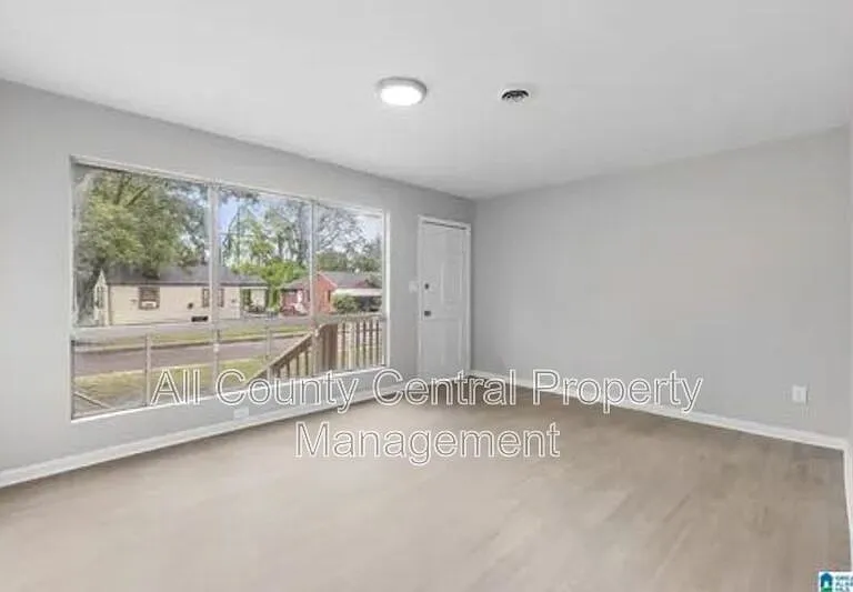 1232 Frisco St — Photo 3