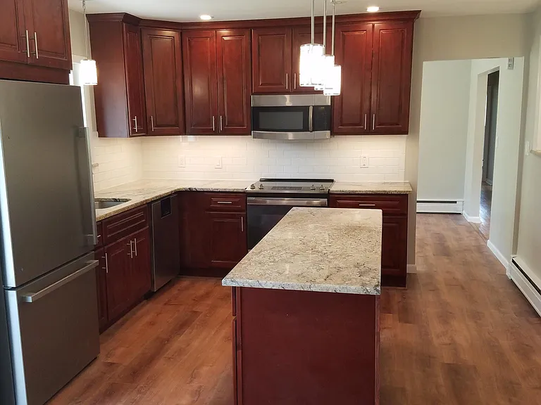 Mosser Dr — Photo 18