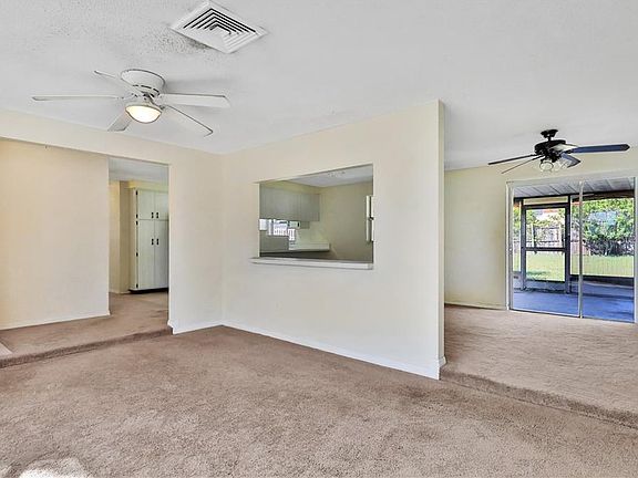 5th image of 829 Blackwood Dr
