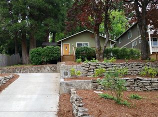 9004 SW 7th Ave, Portland, OR 97219