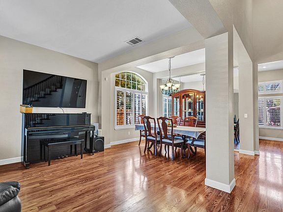 4th image of 5183 Lakeshore Drive