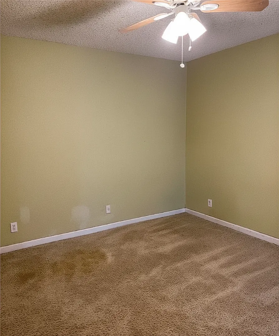 Spacious 2 Bed / 2 Bath Unit in Tulsa — Photo 4