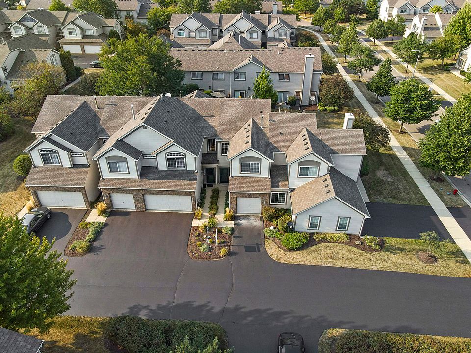 968 Parkhill Cir #968, Aurora, IL 60502 | Zillow