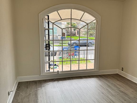 5th image of 275 E 17th St