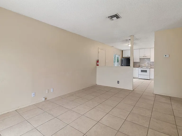 1523 Noble Oak Dr — Photo 4