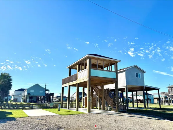 104 Mae Cir N, Crystal Beach, TX 77650